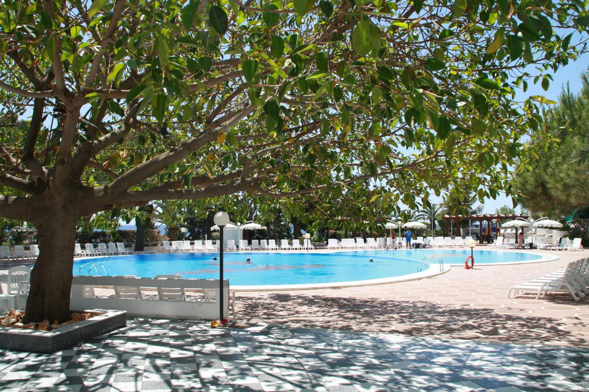 Hotel Villaggio Club Altalia Brancaleone Eksteriør bilde