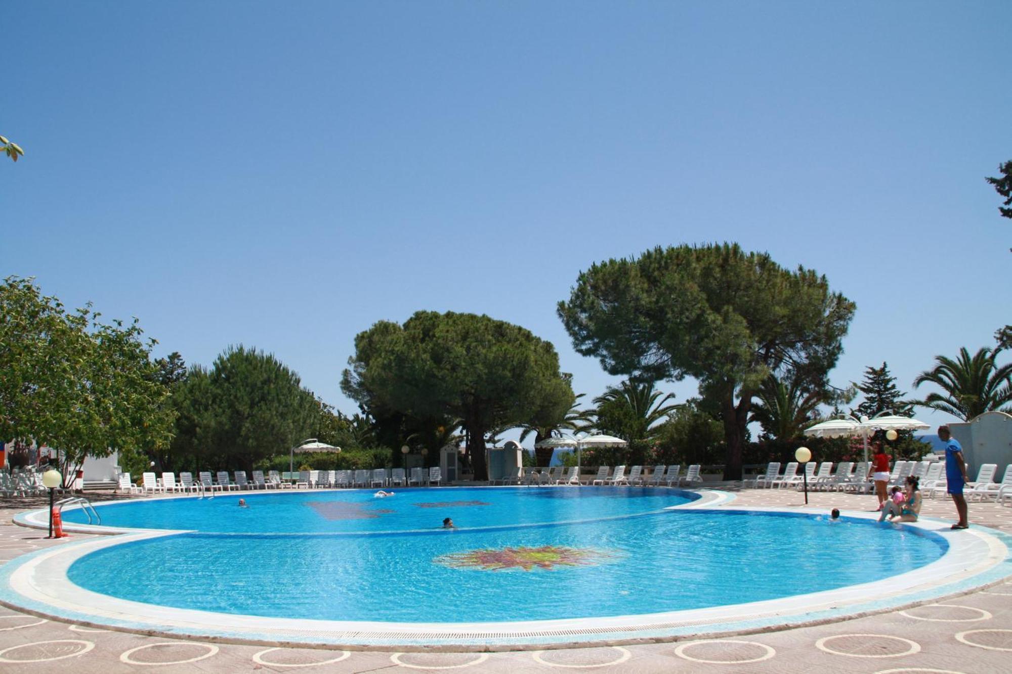 Hotel Villaggio Club Altalia Brancaleone Eksteriør bilde